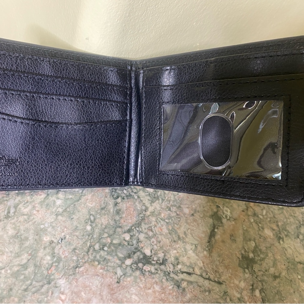 Harry Potter Buckle-Down Green Slytherin Crest Wallet - Picture 2 of 5